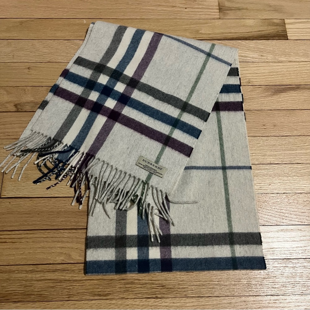 Burberry 💯 cashmere check scarf